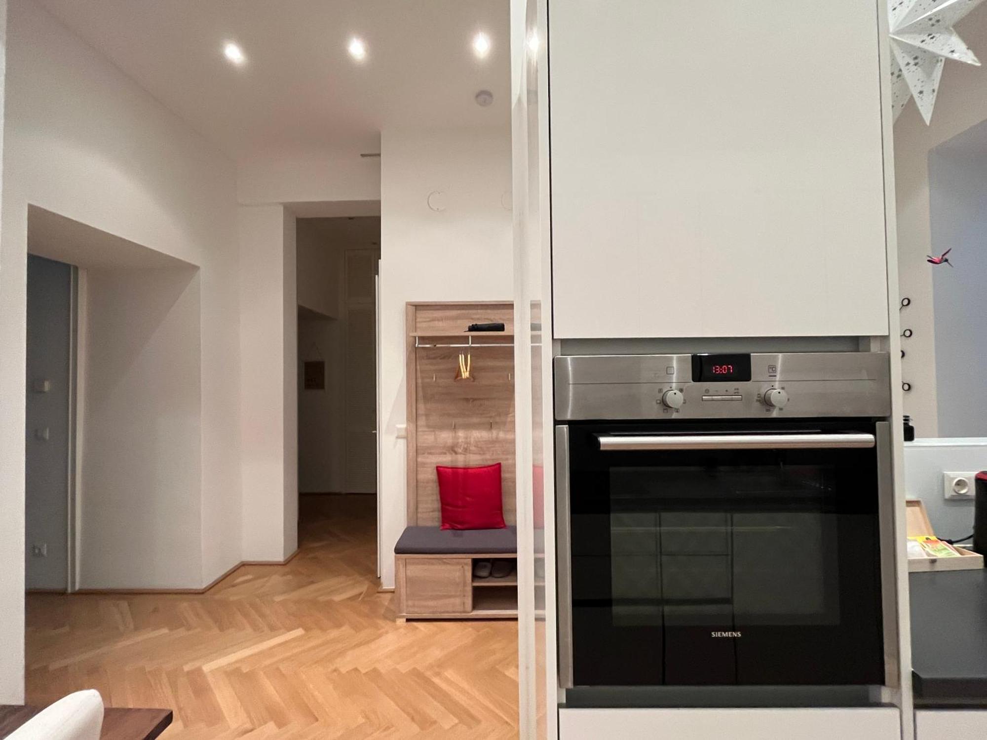 Quiet Apartment Next To Belvedere & Central Station Вена Экстерьер фото